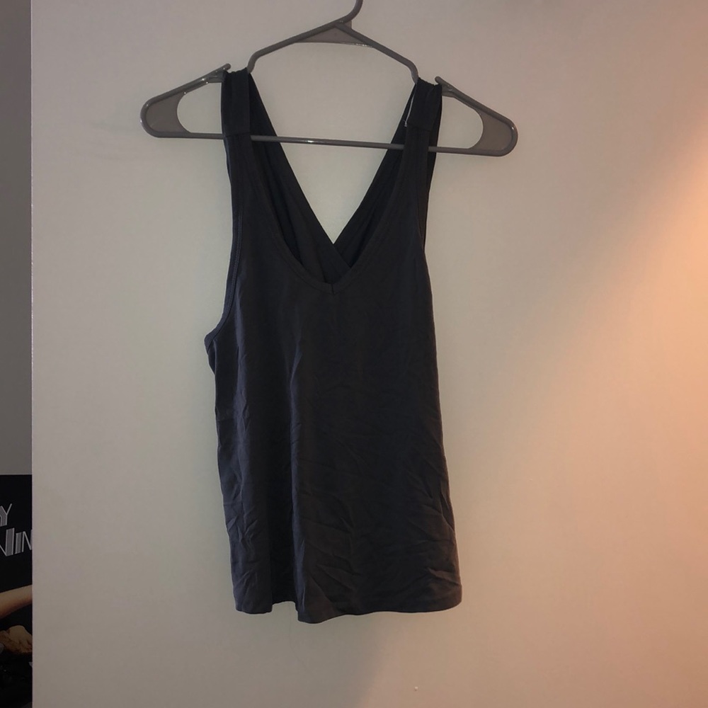 Open back fitness tank top